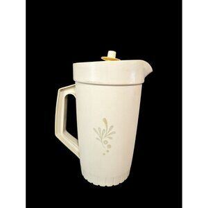 Vintage Tupperware 2 QT‎ Pitcher Press Button Seal Almond #800
